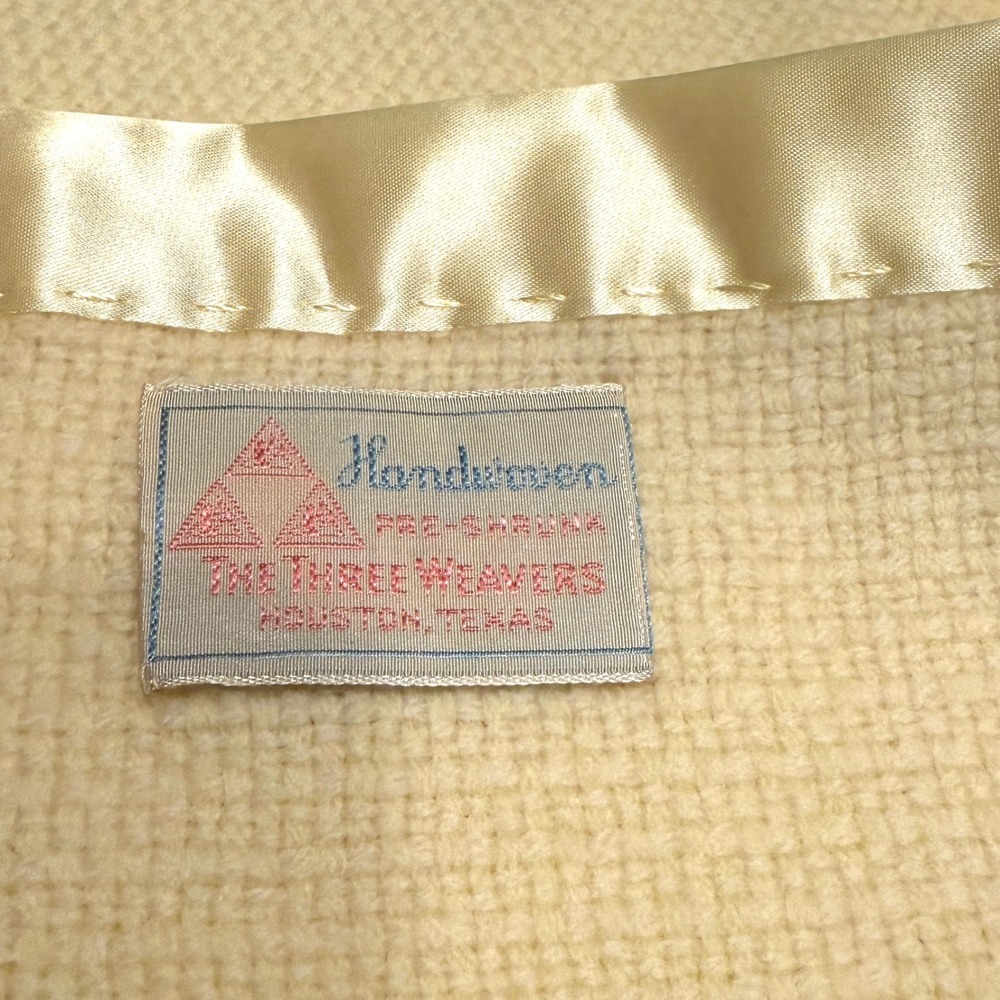 The Three Weavers Vintage Yellow Handwoven Baby Blanket Floral Satin Trim 30x38 - Picture 4 of 5